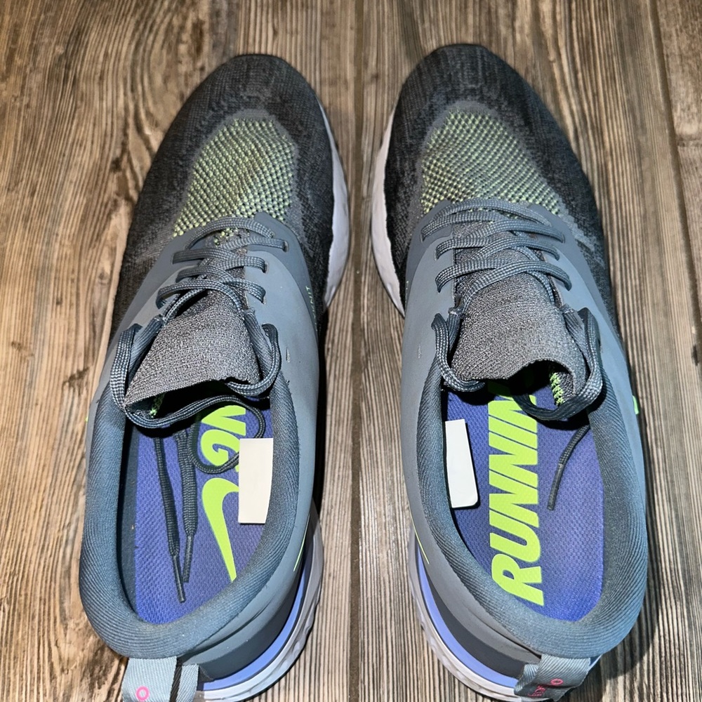 💜 SOLD 💜 Nike Odyssey React Flyknit 2 Running Shoe - Picture 4 of 10